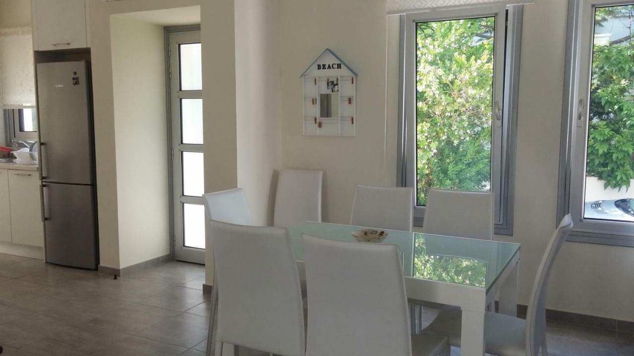 Family Home Протарас Екстериор снимка
